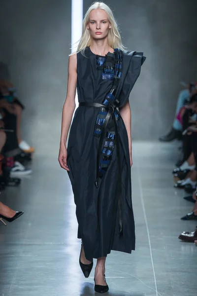 Look 27